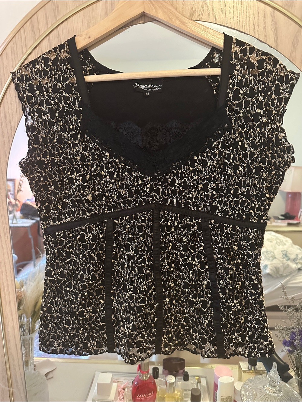 Vintage Y2K gothic Black and Cream/golden Lace-Detail Cap Sleeve Top